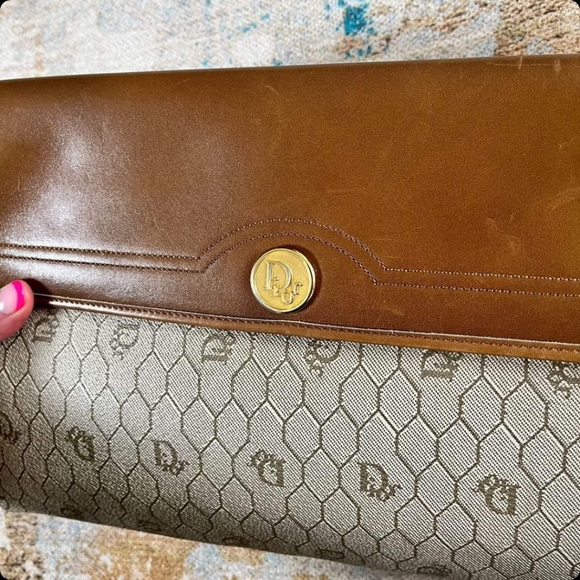 Dior honeycomb clutch - Picture 2 of 10